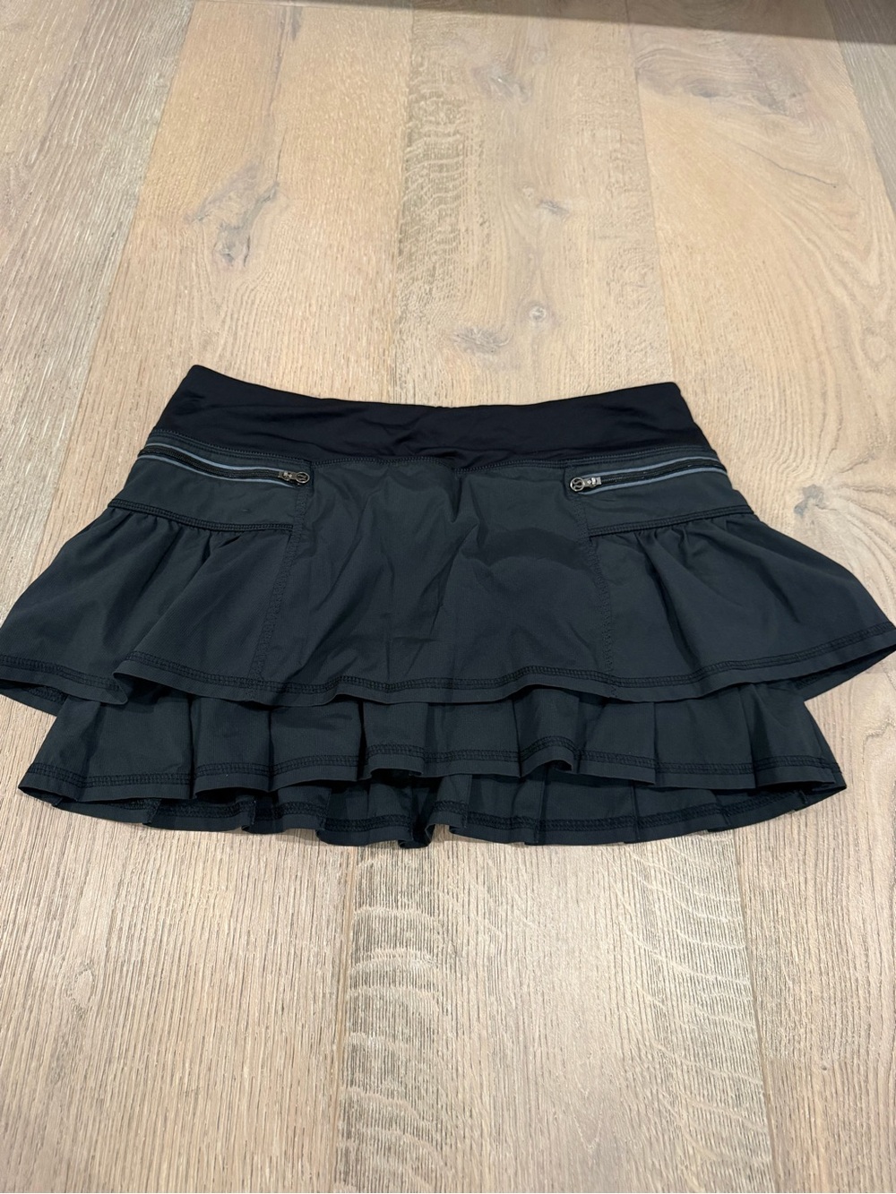 Lululemon Women's Black Ruffled Athletic Skirt